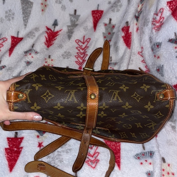 Louis Vuitton Discontinued Saumur bag - Picture 7 of 11